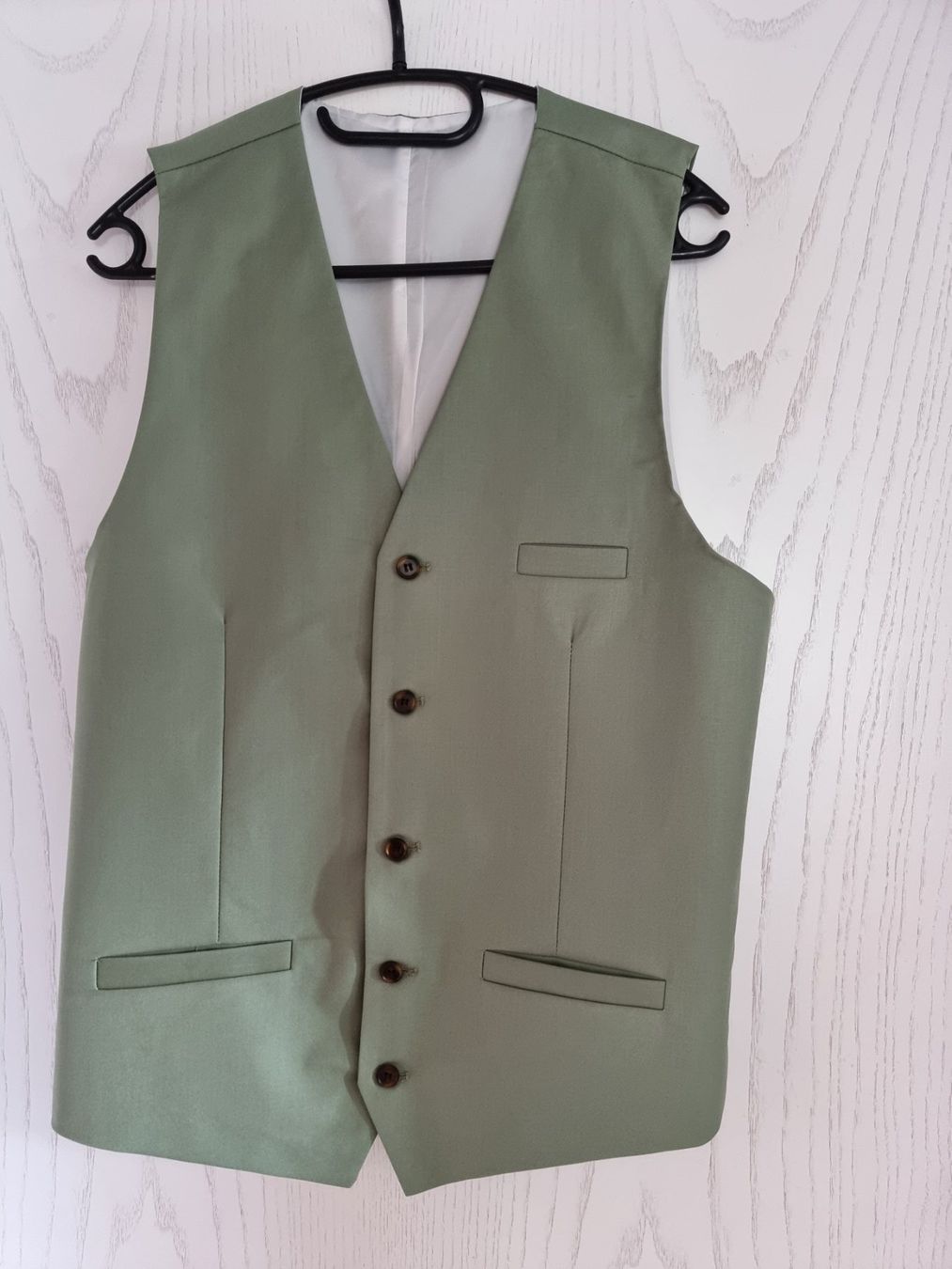 Completi: Herrenanzug mit Gilet – Nuovo e nell'imballaggio originale da Uetendorf venduto da .Eidgenosse. 1