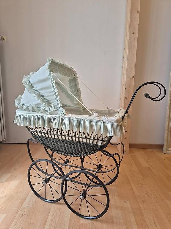 Carrozzine: Antiker Kinderwagen - Dekostück – Usato da Bremgarten AG venduto da Noii