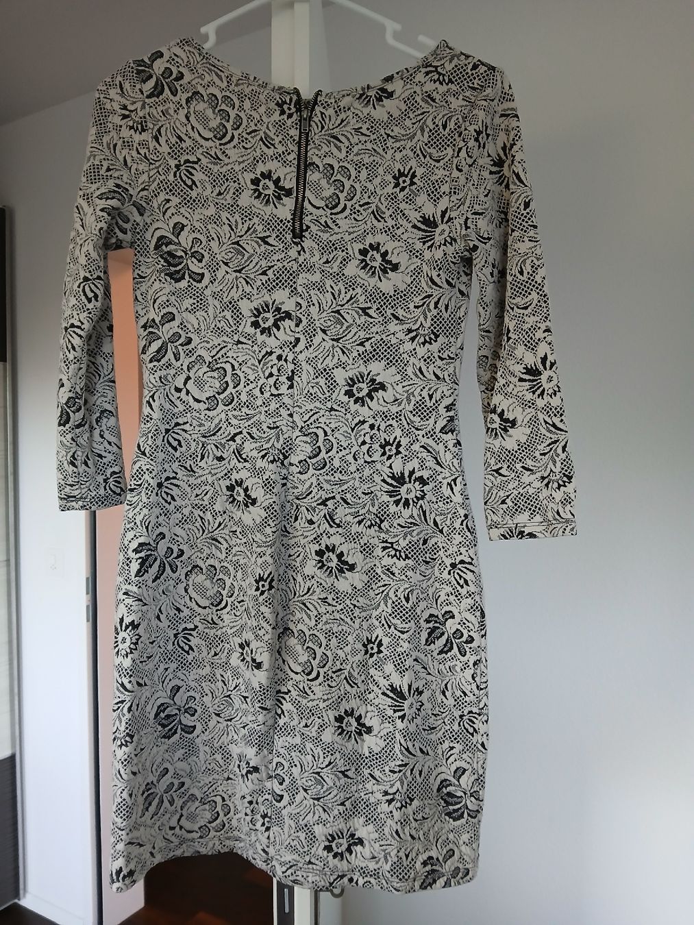 Kleider: Floral Dress - Size M - more like Small – Gebraucht aus Dübendorf von rol_fm6d 1