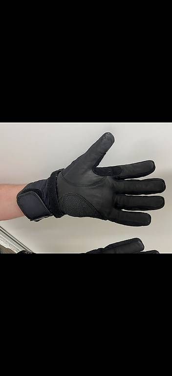 Handschuhe & Handstulpen: Handschuhe Goretex schwarz – Gebraucht aus Oberglatt ZH von Mperlen 2