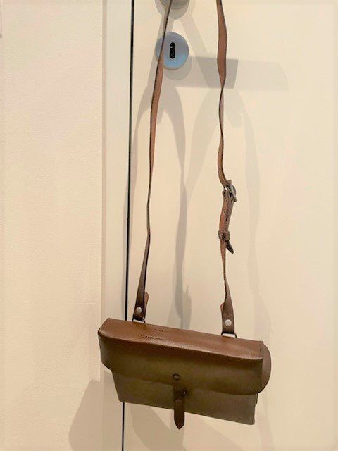 Valigie & Borse: LeDeRtAsche  MiLitäR – Usato da Winkel venduto da zeho 3