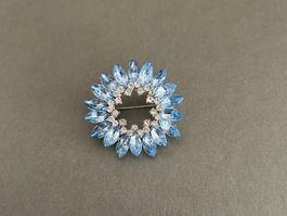 Brooch - blue flower