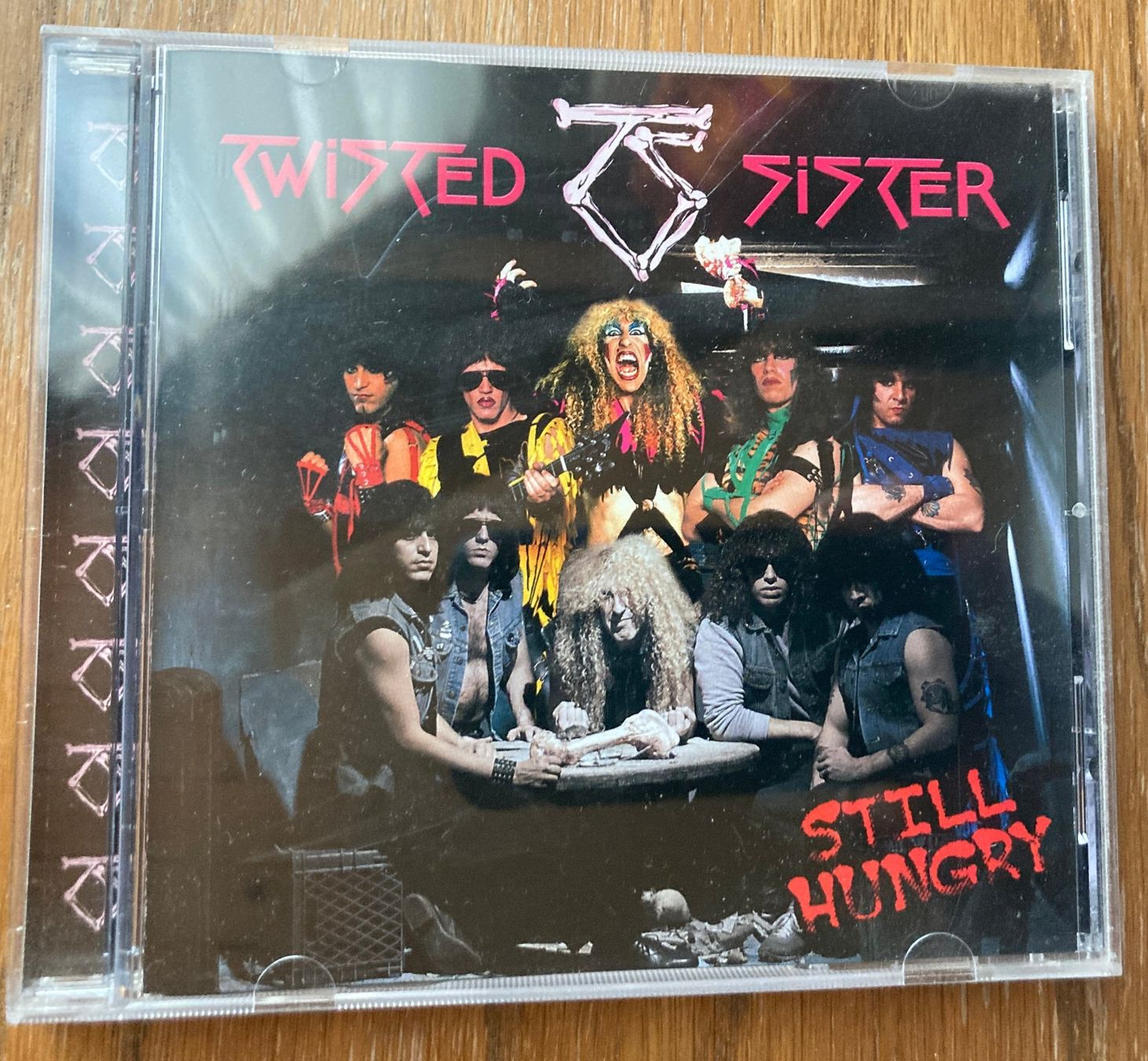 CD: TWISTED SISTER "Still Hungry" 2004 – Usato da Attiswil venduto da Jay70
