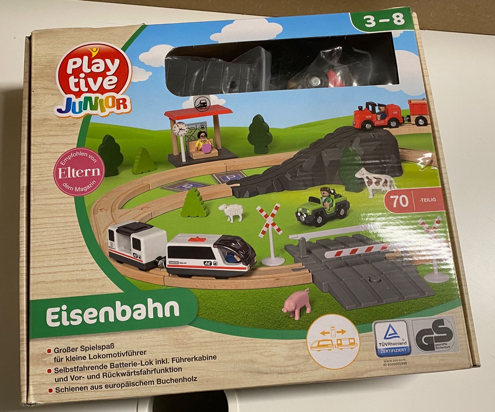 Spielzeuge: Holzeisenbahn mit Selbstfahrender Batterie-Lok – Neu (gemäss Beschreibung) aus Dussnang von trooper479