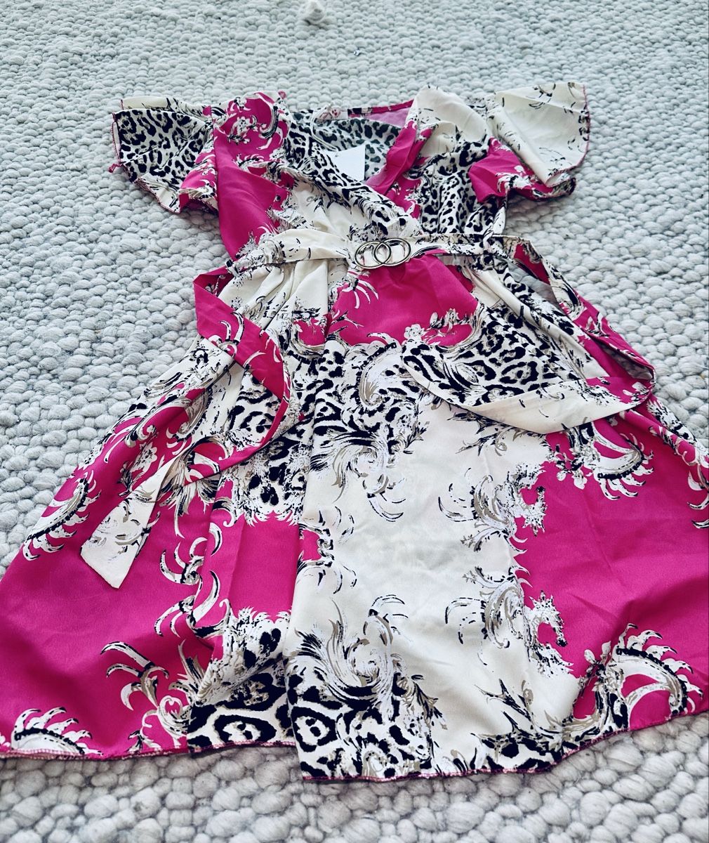 Kleider: NEUES AUFFÄLLIGES KLEID MIT ANIMALPRINT & GÜRTEL – Neu und originalverpackt aus Schaffhausen von rot_yyy7 4
