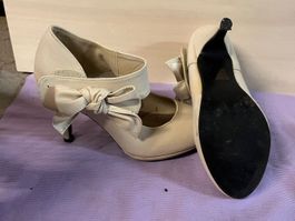 hübsche Pumps mit Klettverschluss