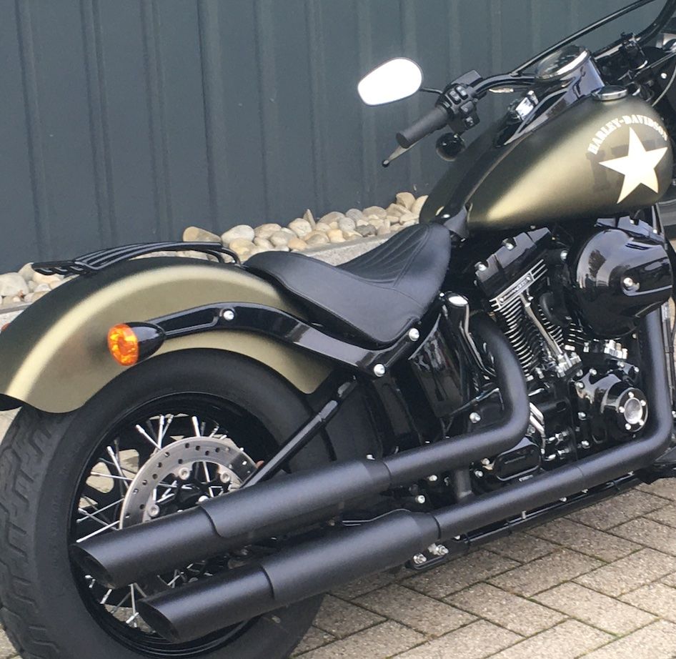 Harley-Davidson Tutti i ricambio per moto: H-D Softail Slim S Sitz - Tuck & Roll Einzelsitz 10.5" – Usato da Rorschach venduto da ewu_996