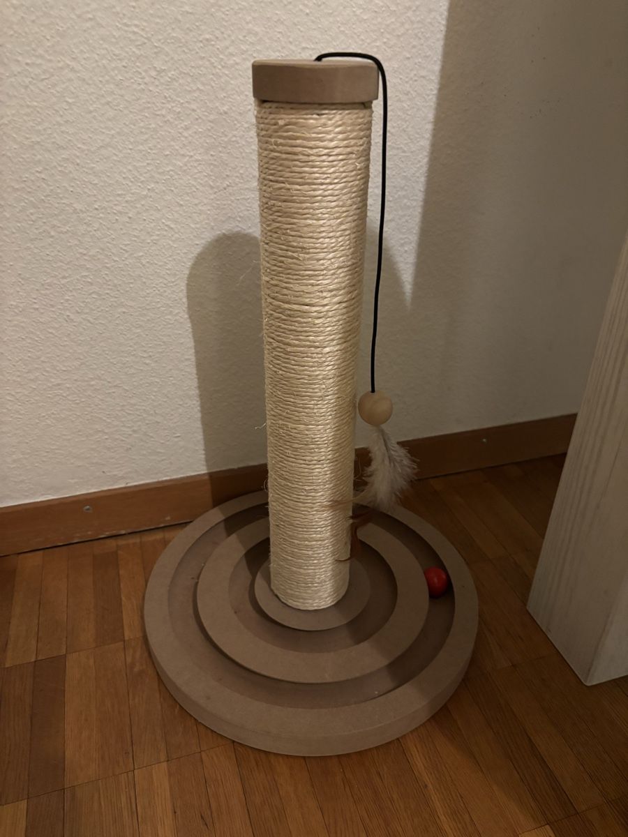 Tiragraffi: Kratzbaum – Nuovo (secondo la descrizione) da Zürich venduto da birokitti