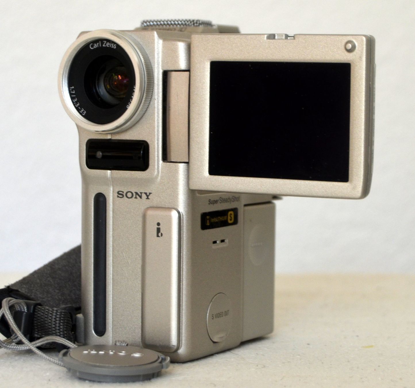 Sony Videocamere: Sony DCR-PC1 Camcorder MiniDV caméscope – Usato da Collonges venduto da arashee 4