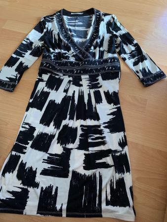 Jolie robe Manoukian t. xs ou 34