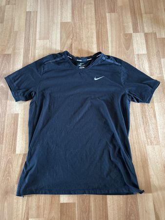 Nike Dri-FIT Laufshirt, Gr. L, schwarz einf. Brustweite 54cm
