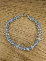 Armband mit blauen Glasperlen 