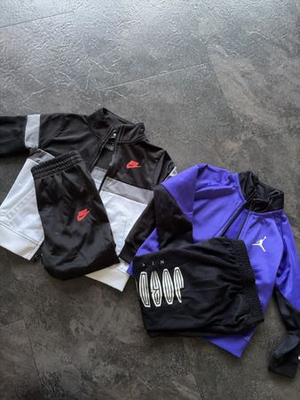 Lot 2 ensemble JOGGING NIKE JORDAN 24 mois 