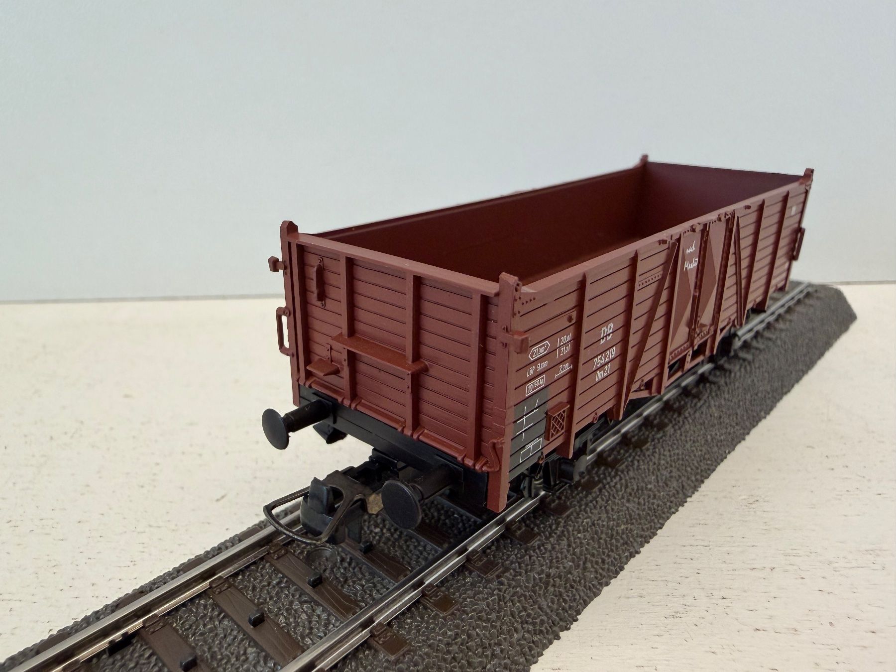 Roco Modelleisenbahnen: Roco  Hochborg Güterwagen der DB – Gebraucht aus Büsserach von ModellbahnDepot 3