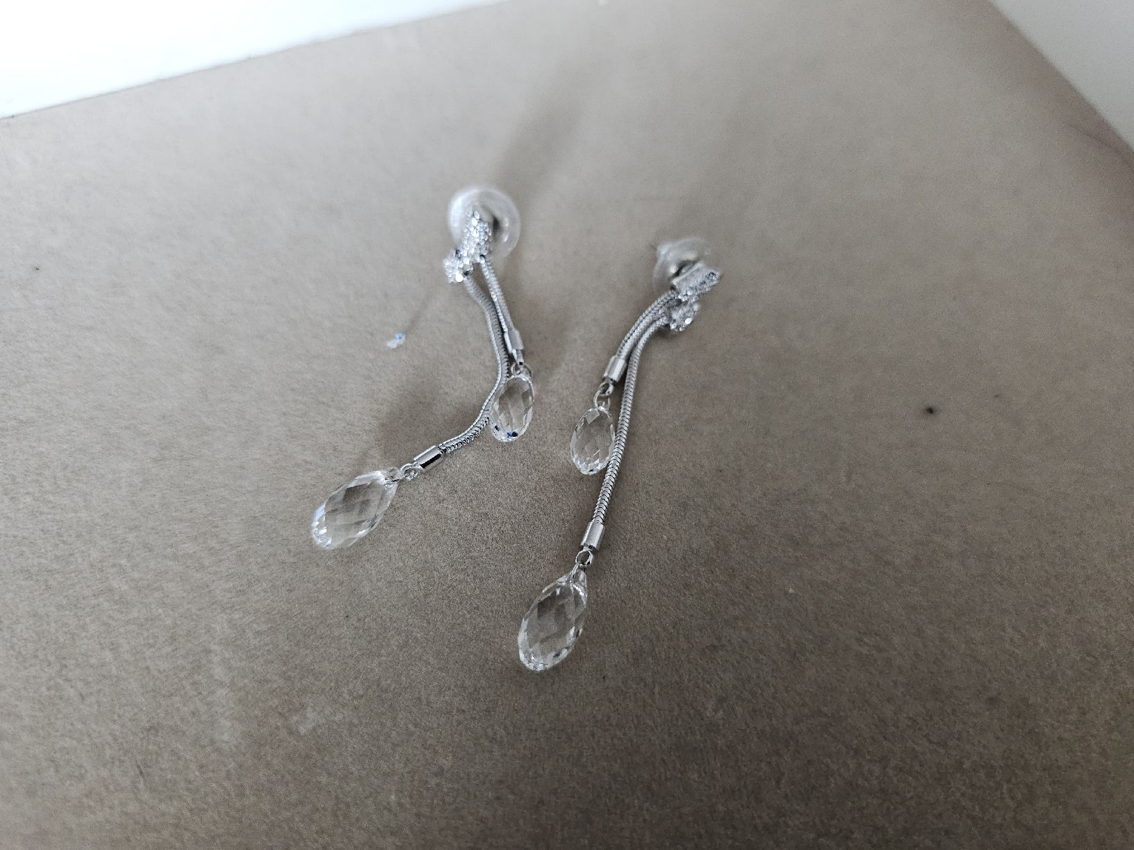 Ohrringe & -stecker: Ohrringe  evtl Swarovski  – Gebraucht aus St. Gallen von ejw_w9pv