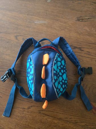 Cooler Kinder Rucksack mit Dino Design für kleine Abenteurer