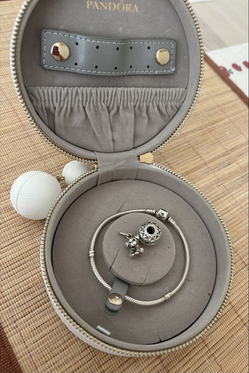 Pandora Bracciali & Braccialetti: Pandora bracelet with charms – Usato da Neuenhof venduto da Kristine.Mike
