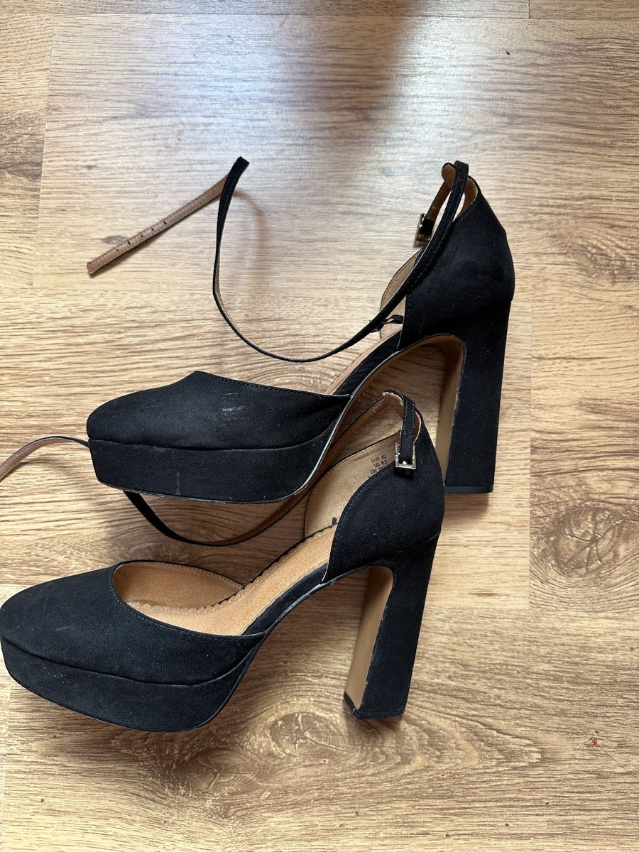 H&M Damenschuhe: Black Heels – Gebraucht aus Lugano von GGcloset 2