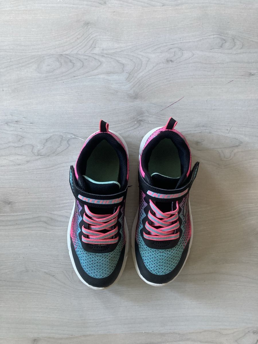 Skechers Schuhe für Mädchen: Turnschuh Skechers 35 – Gebraucht aus Amden von Karplusan 4