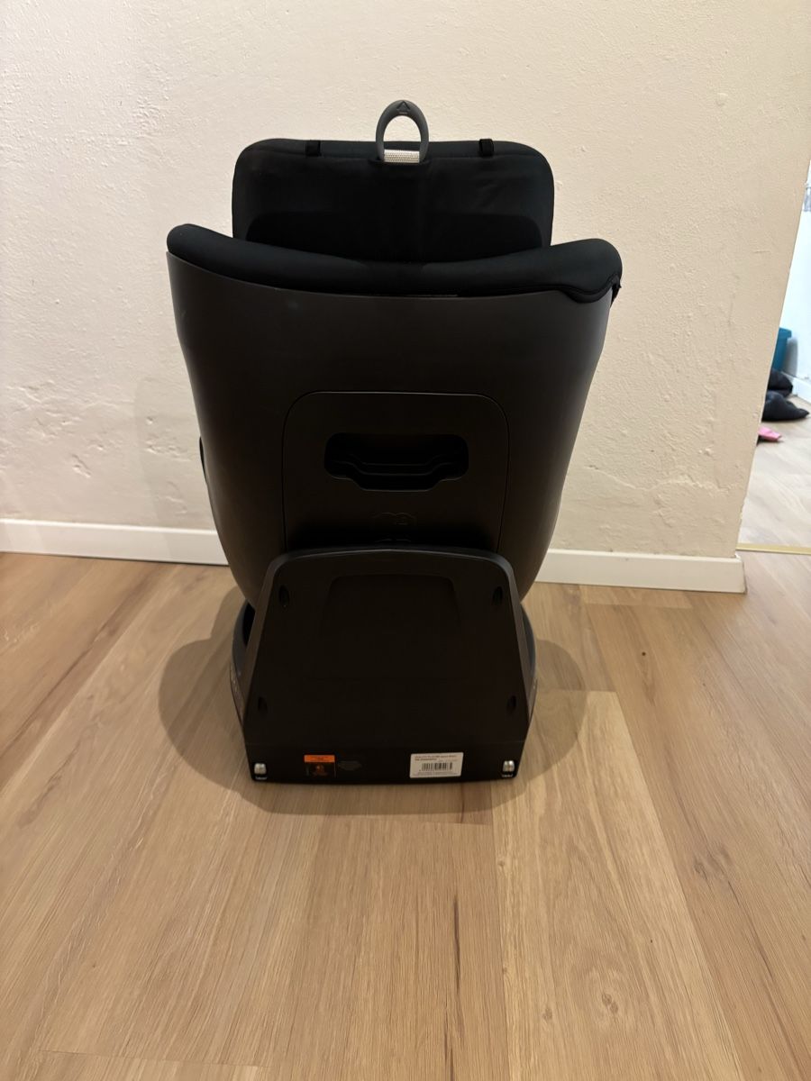 Britax Römer Seggiolini per auto: Britax Römer dualfix plus i-size mit ISOFIX – Usato da Binningen venduto da Schilbi5 2