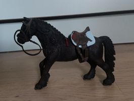 Schwarzes Schleich-Pferd mit Sattel und Zaumzeug