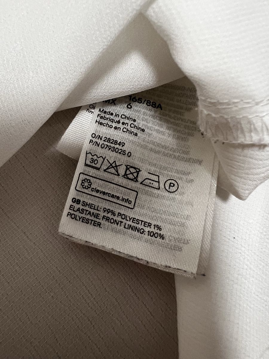 H&M Chemisiers: Bluse H&M / Grösse 38 – D'occasion à Escholzmatt par mel_58wh 2