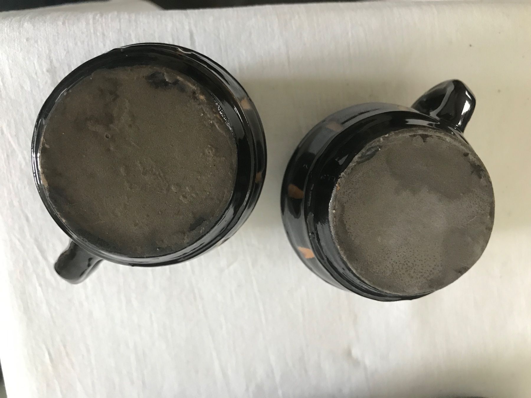 Set di piatti: 6 Schnapsbecher aus Steingut – Usato da Frauenfeld venduto da Koffer12 3