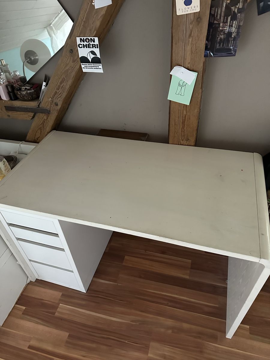 Schreibtische: Schreibtisch + IKEA MICKE  – Gebraucht aus Däniken SO von lea.bsko 2