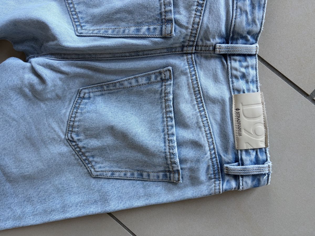 Stradivarius Jeans: Jeans stradivarius bleu clair taille 32 – Usato da Vouvry venduto da Prune-el 3