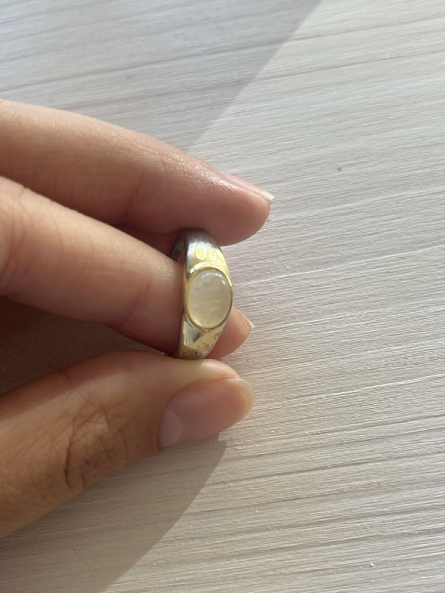 Bagues: Three-Tone Metal Ring with Oval Stone Setting Used – D'occasion à Hinwil par vki_z6jk