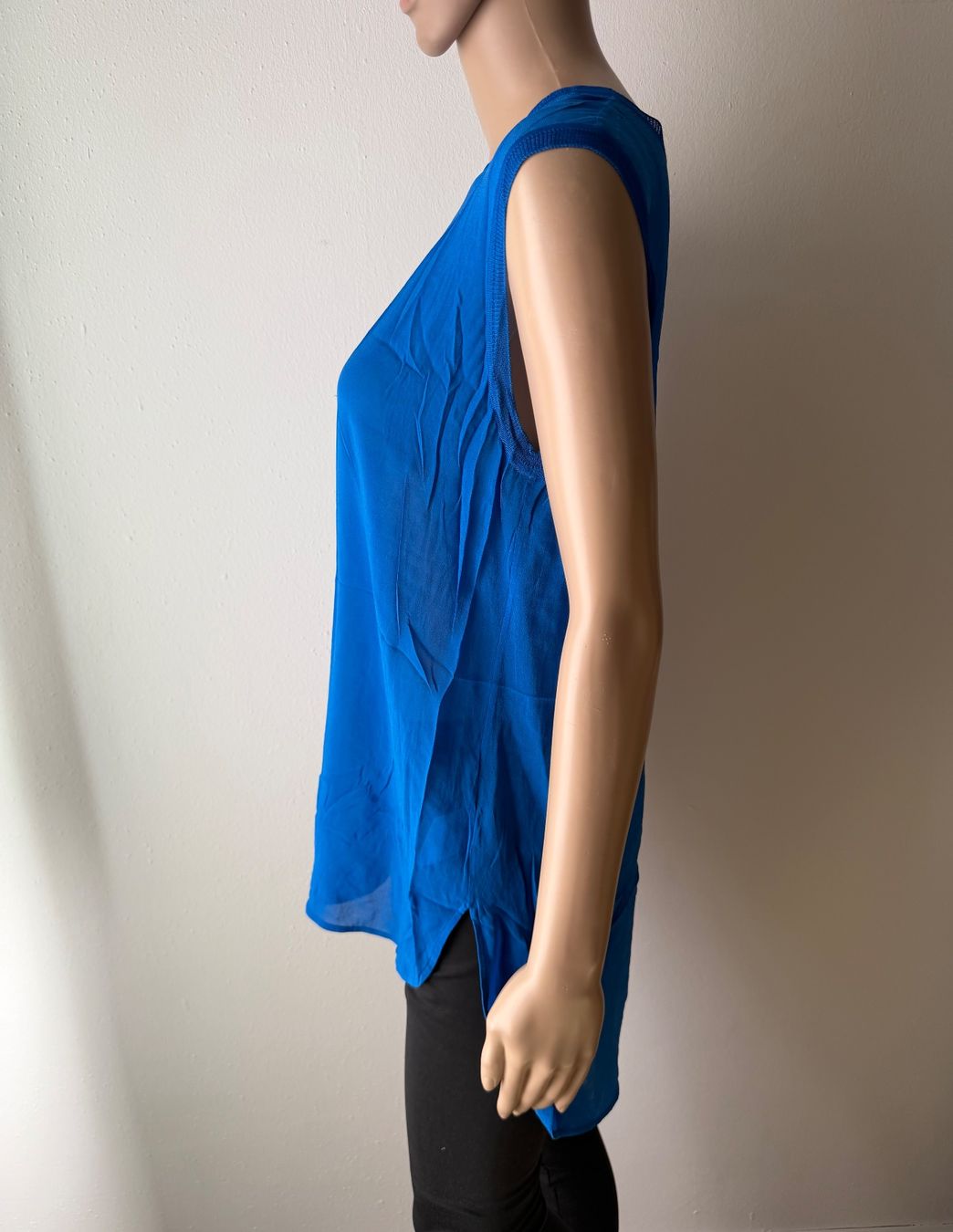 Tops: VINCE Seidentop 💙 – D'occasion à zürich par vintage12 4