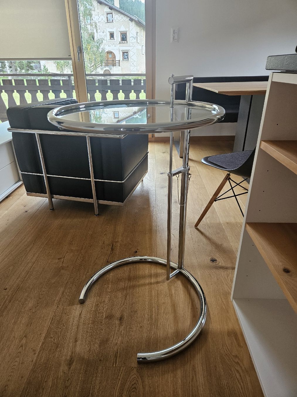 Classicon Tables: Adjustable Table E1027 Eileen Gray, Original – D'occasion à La Punt Chamues-ch par fio_s7tv