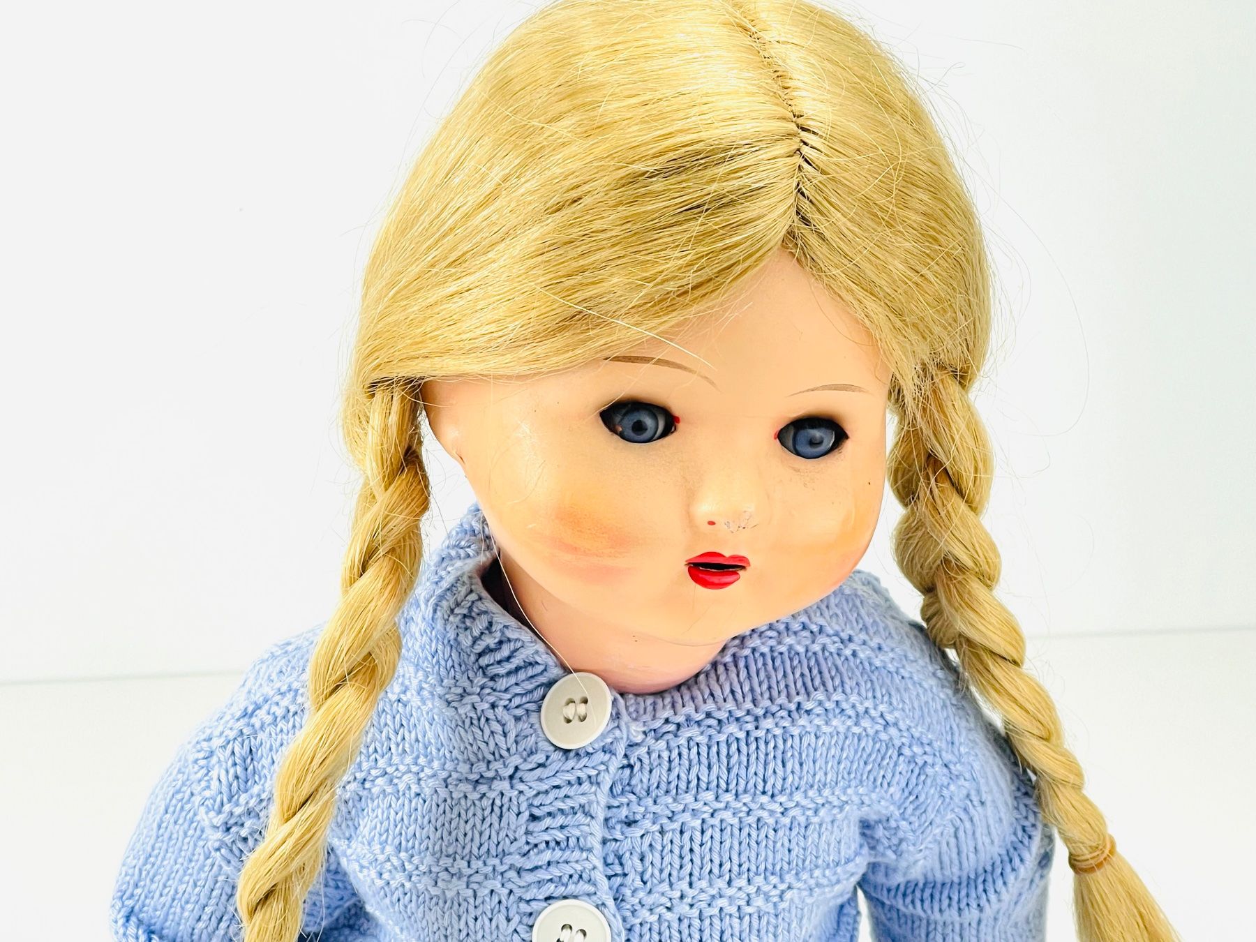 Puppen: Antike Puppe mit blonden Zöpfen – Gebraucht aus Zürich von Arche_Brockenhaus 1