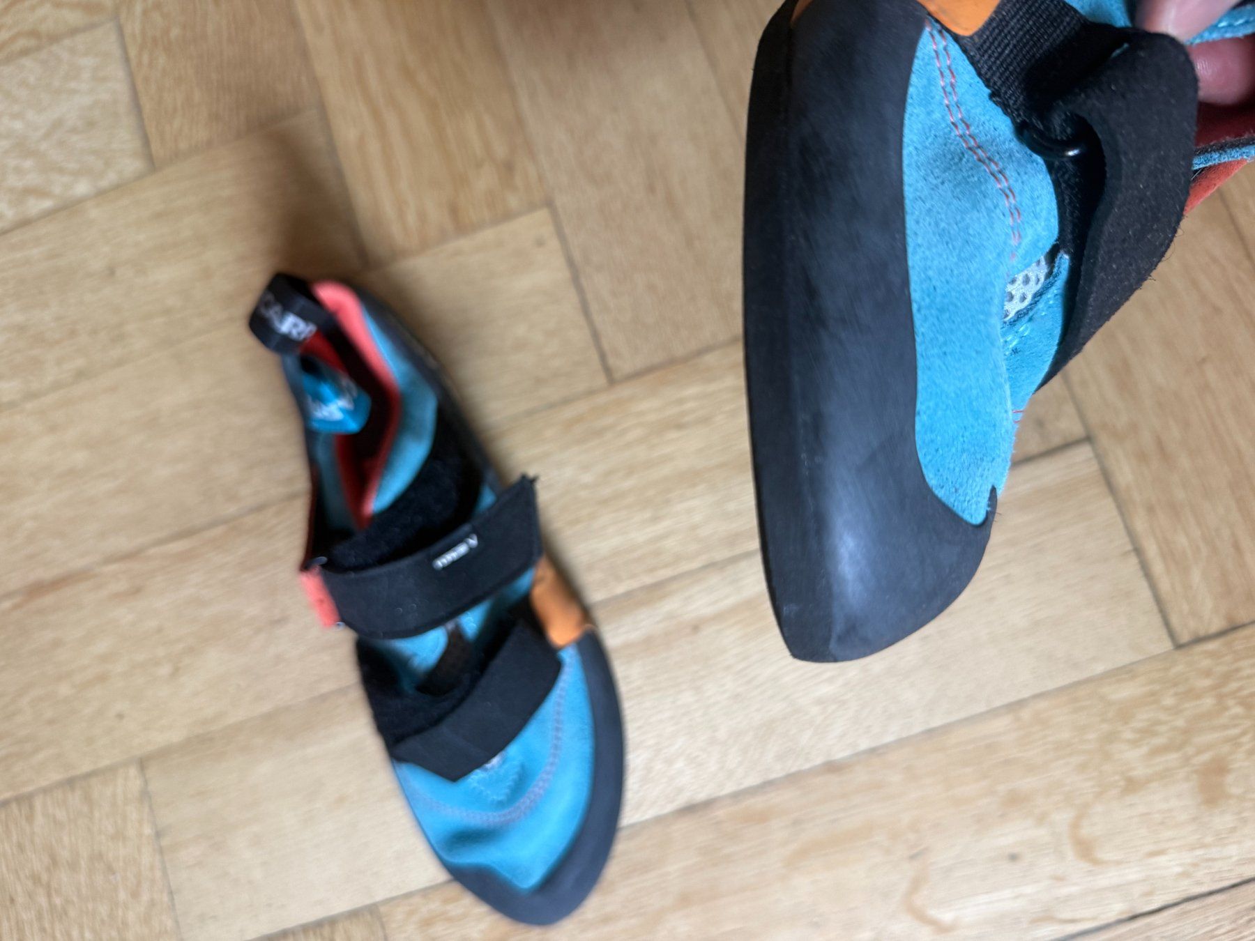 Scarpe da uomo: Chaussons d'escalade Scarpa Force V WMN taille EU 40 1/2 – Usato da Lausanne venduto da denisbalibouse 3