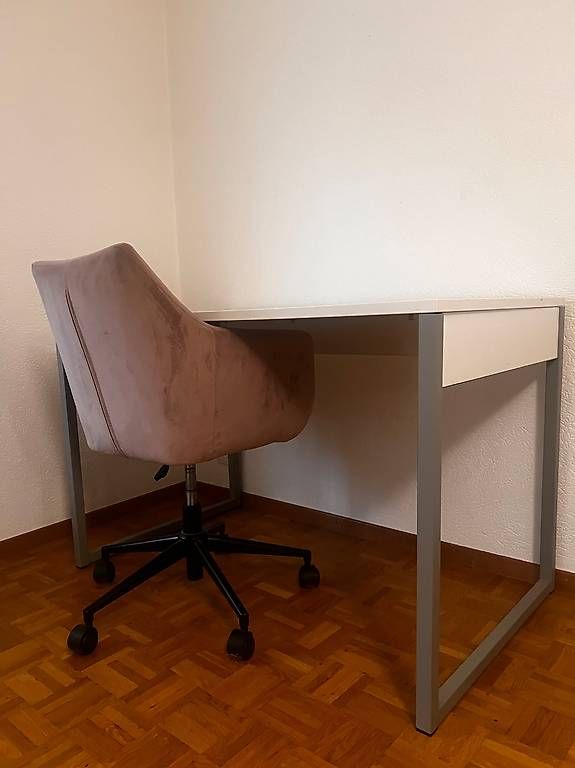 Set di tavolo e panche: Bureau et chaise – Usato da Yverdon-les-Bains venduto da fon_5pws