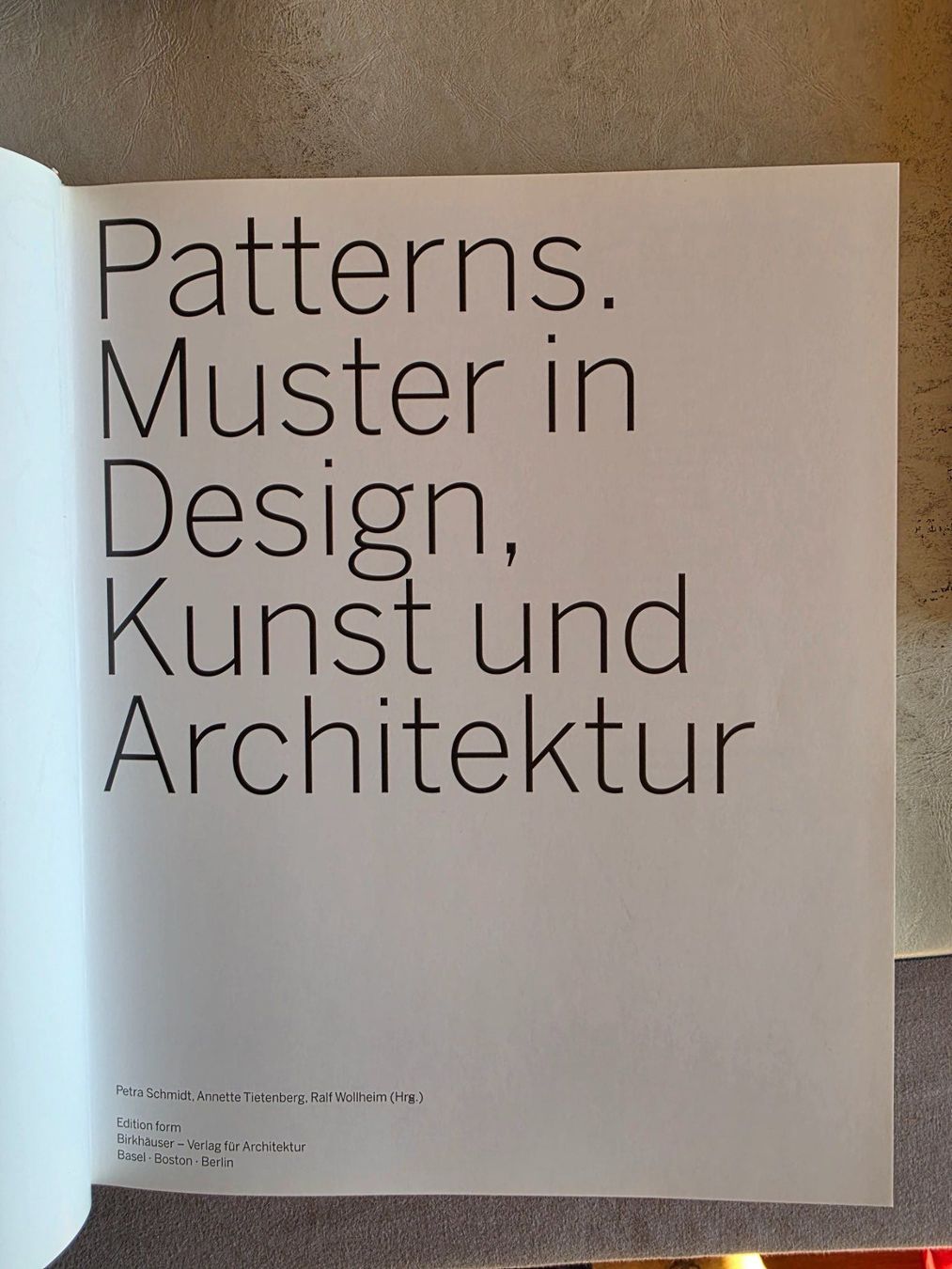 Libri: Patterns 1. Muster in Design, Kunst u. Architektur - 2005 – Usato da Walterswil BE venduto da Lonitti 9