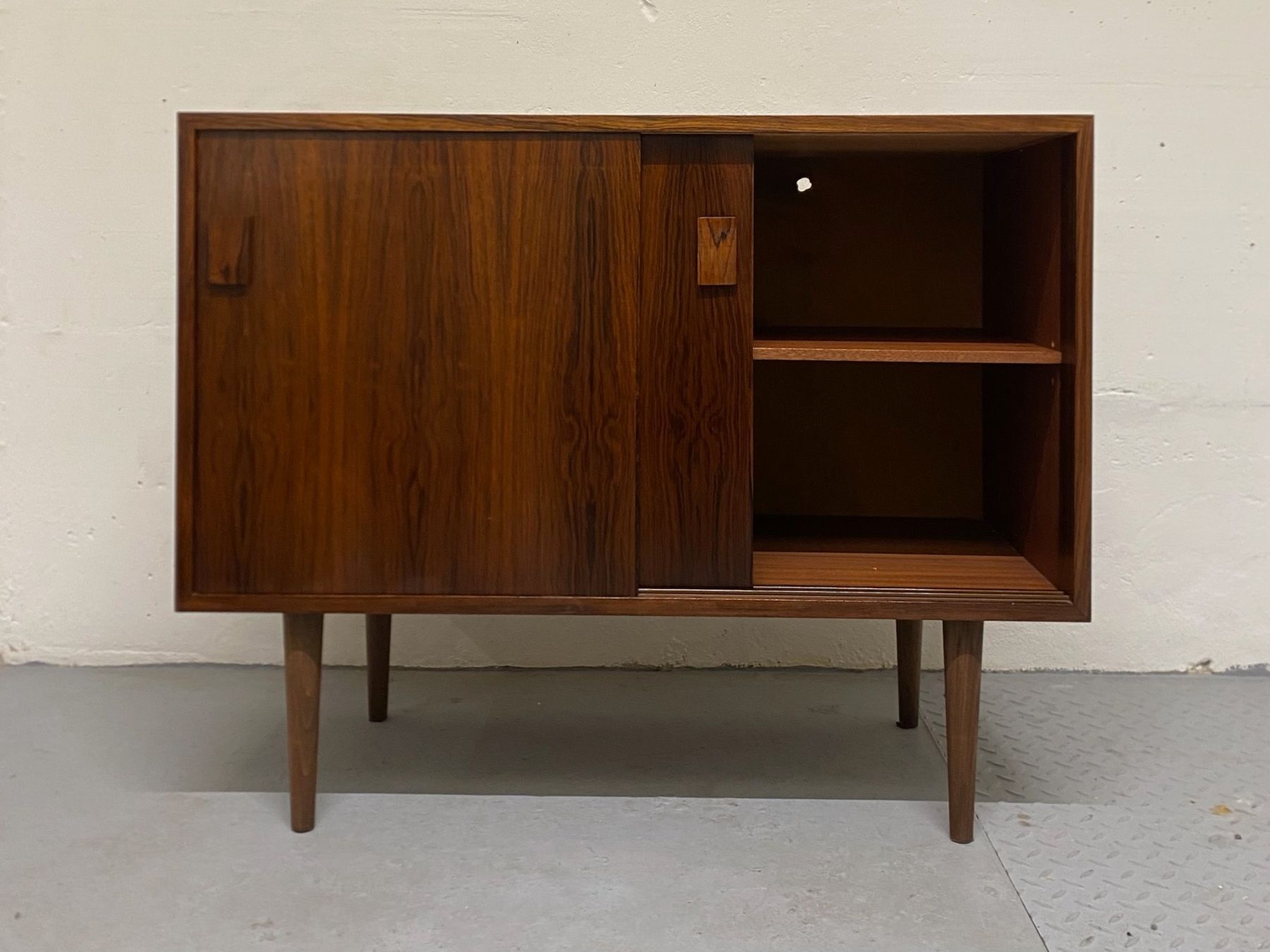 Cassettiere: Palisander Sideboard Kommode Brouer MidCentury Denmark – Usato da Basel venduto da MidMod20C 1