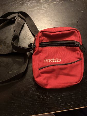 Invicta Umhängetasche rot Polyester guter Zustand