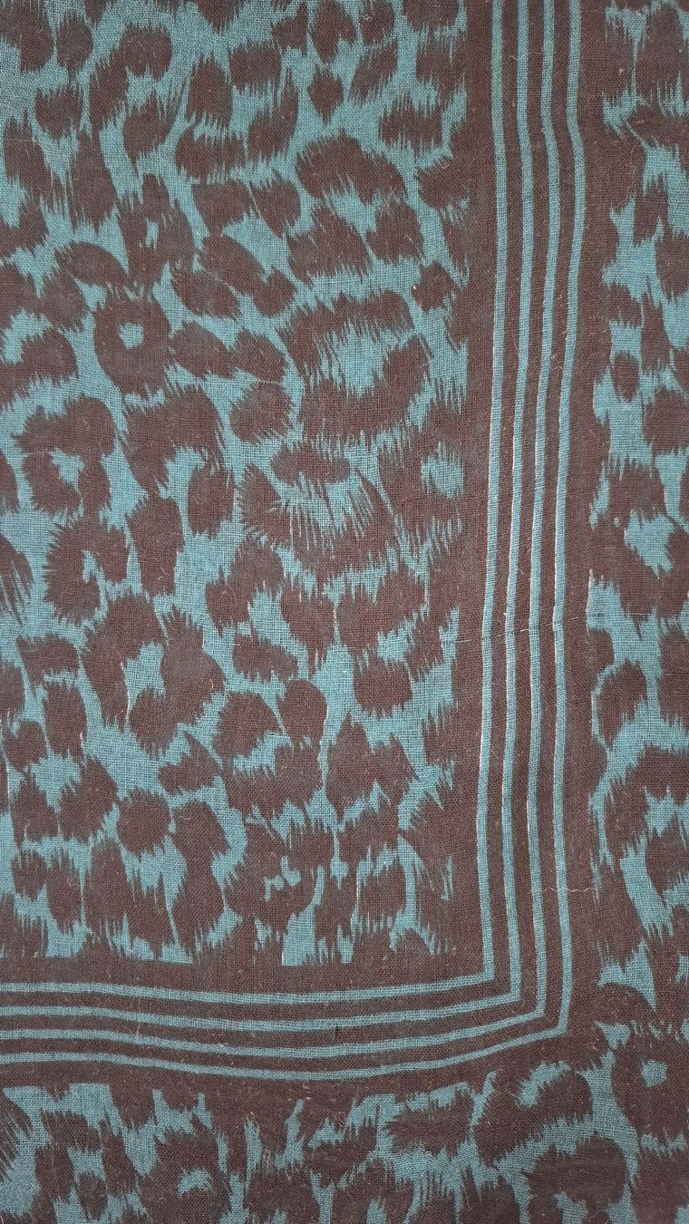 Foulard & Sciarpe: Echarpe – Nuovo (secondo la descrizione) da Villars-sur-Glâne venduto da ninisabri 1