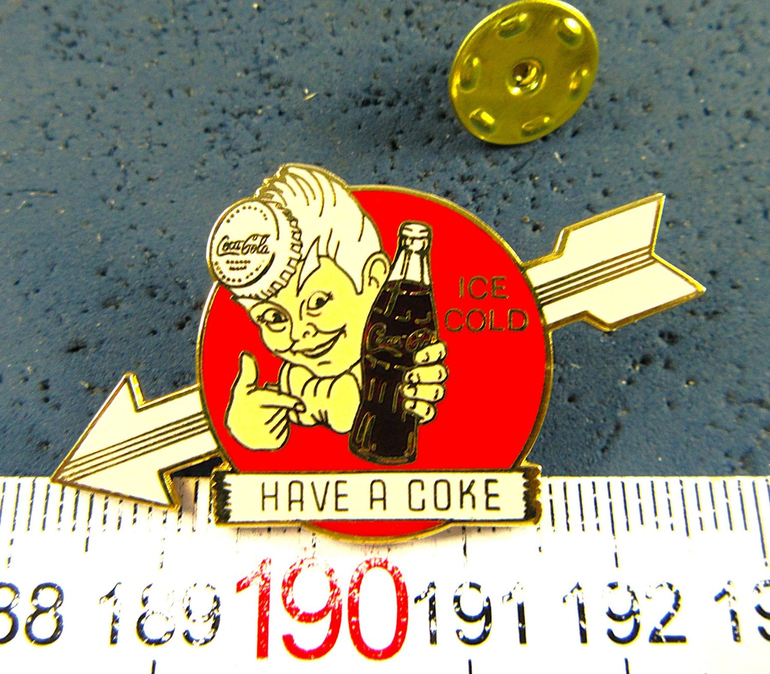 Coca-Cola Placchette & Badge: COCA-COLA SCHWEIZ PIN "HAVE A COKE" ENAMEL 1996 – Usato da Ettingen venduto da Hausi4711