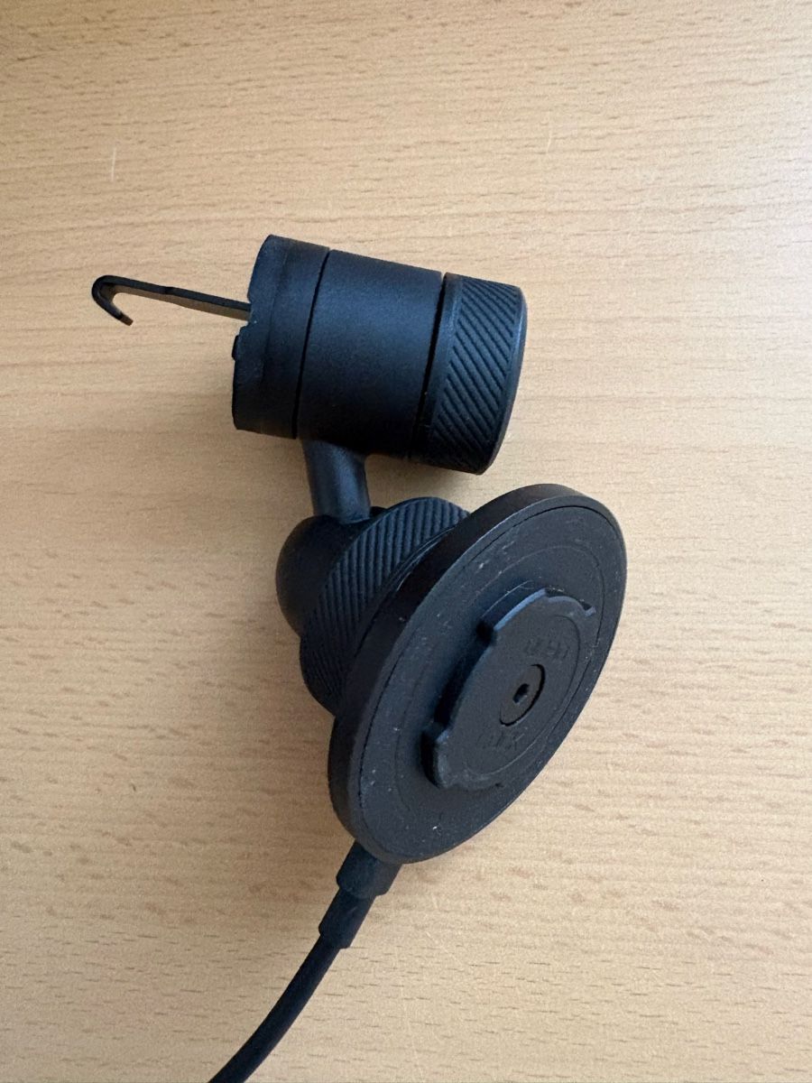 Quad Lock Staffe: Quad Lock AutoHalterung mit USB Ladekabel – Usato da St.Ursen venduto da Amdxp 1