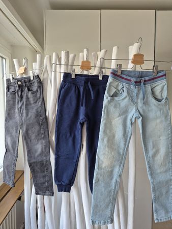 Set Hosen Gr. 128, Jeans, Jogginghose, wie neu!