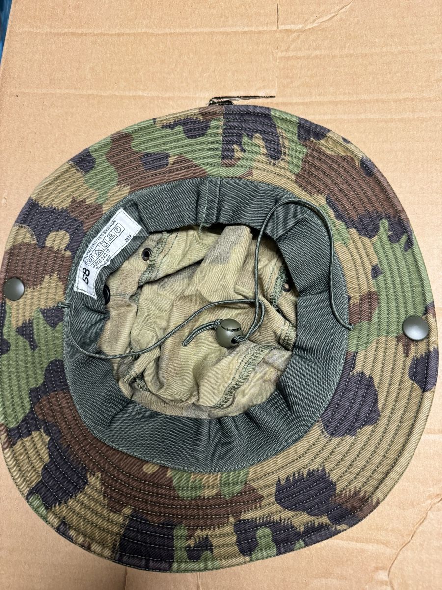 Schweizer Armee Uniformi: Original Schweizer Armee Aufklärer/Späher mutz, Grösse 58 – Nuovo (secondo la descrizione) da Hägglingen venduto da Sw.Brick 1