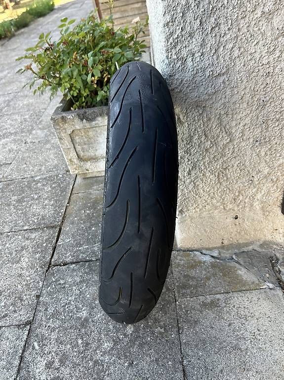 Michelin Pneus & Kompletträder: 120 70 17 Michelin pilot power 2ct – Gebraucht aus Oberbuchsiten von sil_yq6n