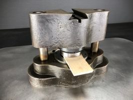 Agathon Stanzform, Rund 70mm,Säulengestell, beste Qualität