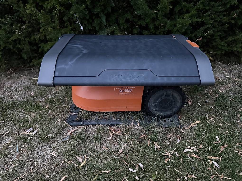 Worx Rasenmäher: Worx Landroid M500 Plus Mähroboter – Gebraucht aus Rümlang von Feflo