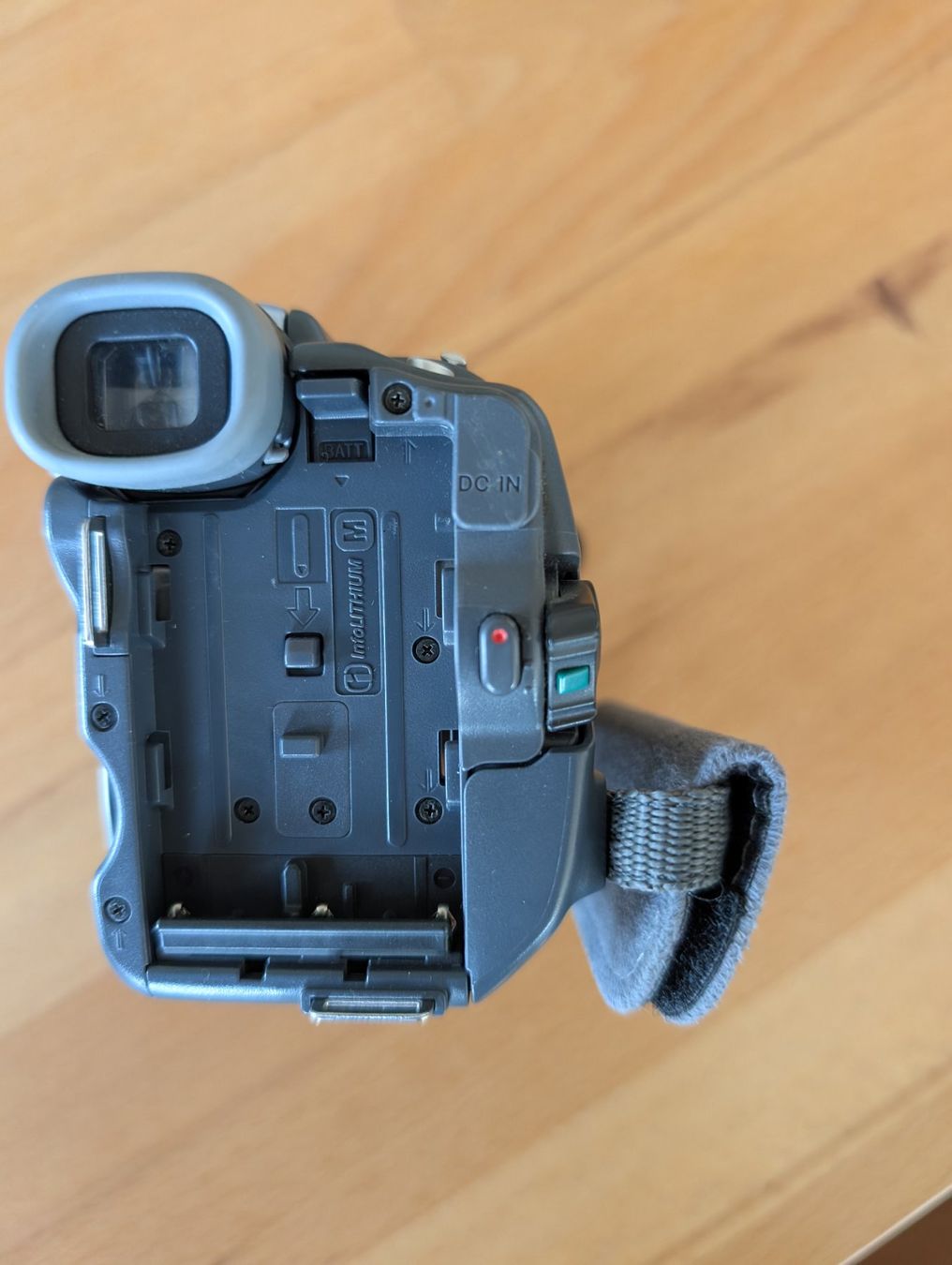 Sony Videocamere: Sony Handcamera Carl Zeiss Mini DV – Usato da St. Gallen venduto da Panini90 1