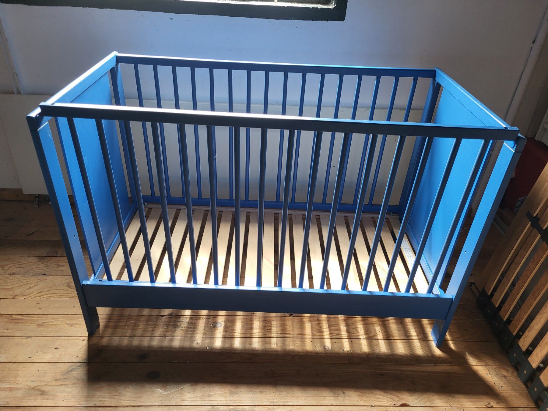 Ikea Letti: Kinderbett IKEA Buche, blau lackiert – Usato da Hägglingen venduto da Leh_nini