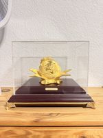 Glücksfigur Ideemaxe mit Glasvitrine Deko für Büro / Stube