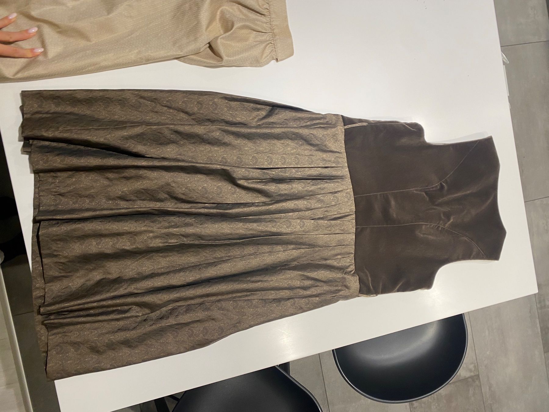 Kleider: Dirndl Grösse M – Gebraucht aus Mümliswil von Puurefrauescheis 6